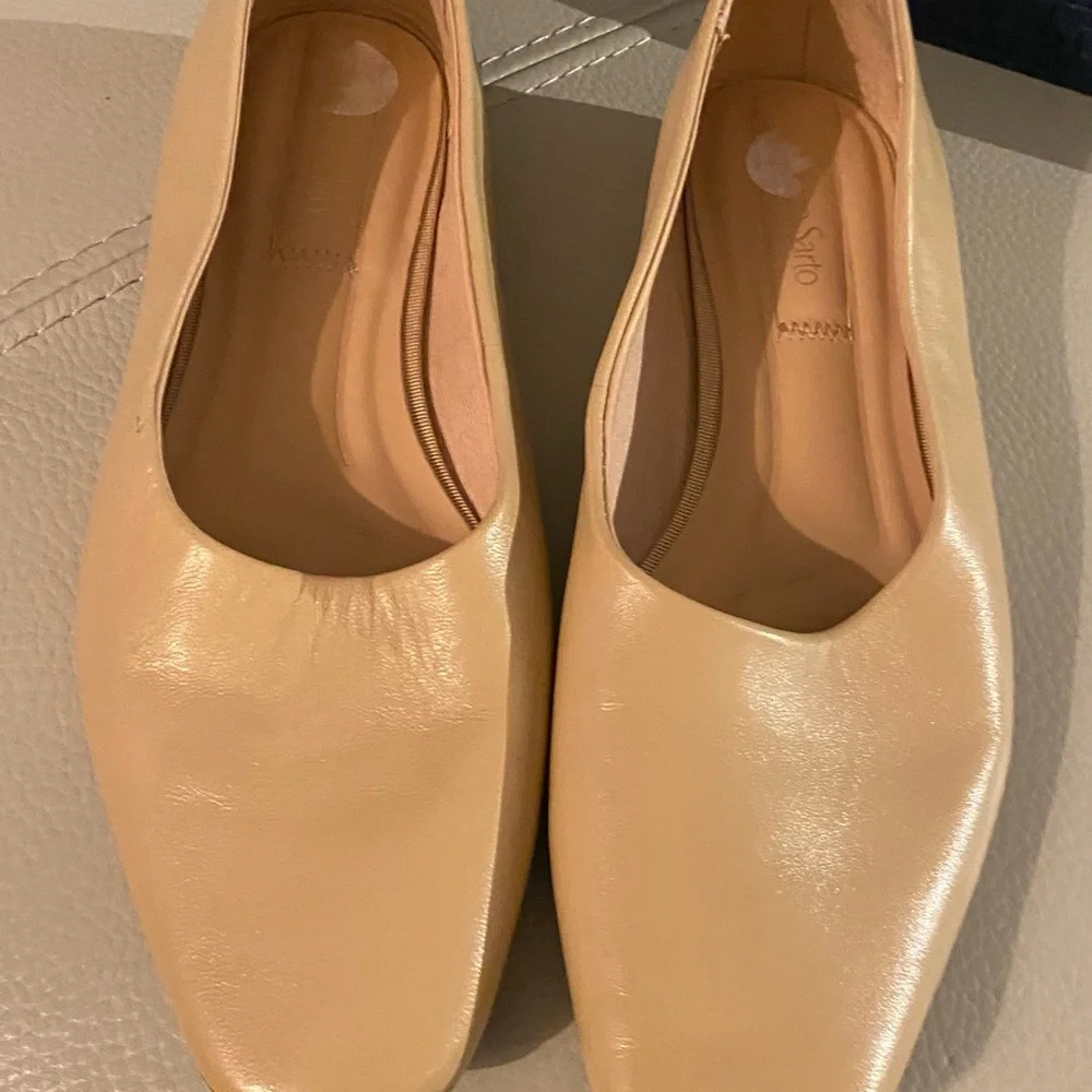 Franco Sarto Cream Flats - Picture 2 of 6